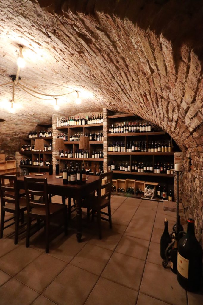 La cantina del Ristorante Vittorio Veneto